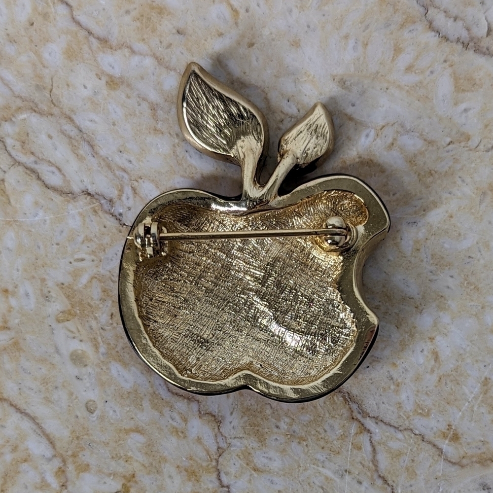 Shiny Red Apple Brooch Enamel Rhinestones Gold Tone Base Pin - Picture 2 of 7